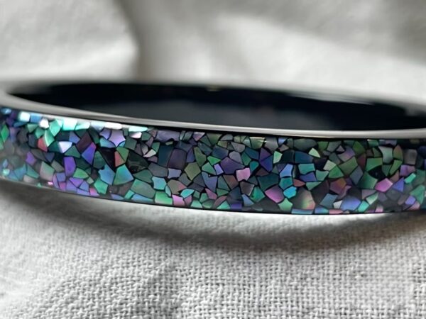 Fully inlaid geometric mother-of-pearl bracelet