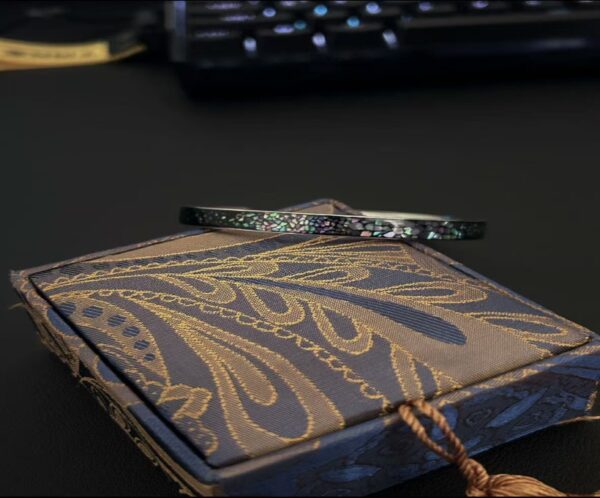 1 Silver Gravel Star Pendant Bangle