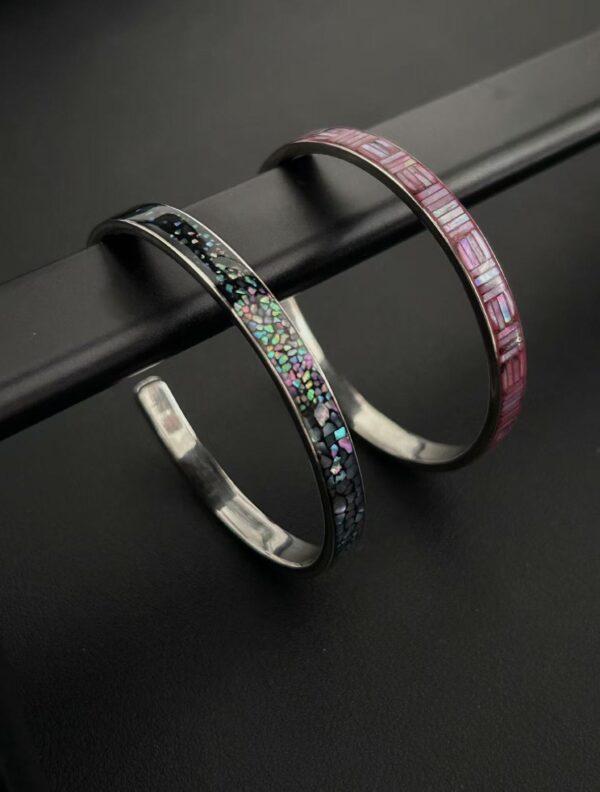 3 Silver Gravel Star Pendant Bangle