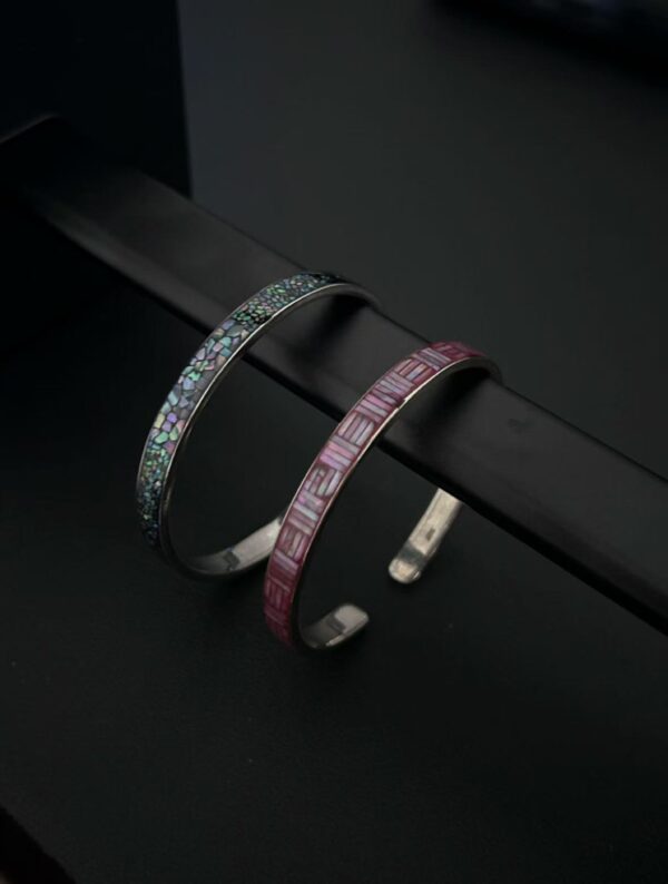 2 Silver Gravel Star Pendant Bangle